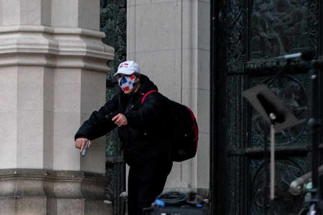 Μανχάταν : Αστυνομικοί γάζωσαν άντρα που πυροβολούσε έξω από τον καθεδρικό ναό