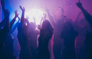 Πρώην παίκτης του Παναθηναϊκού διοργάνωνε παράνομα πάρτι εν μέσω κοροναϊού