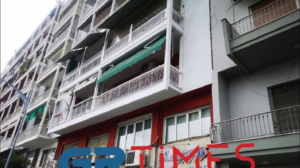 Θεσσαλονίκη : Πτώμα σε φωταγωγό εντοπίστηκε από συνεργείο καθαρισμού