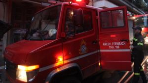 Μεγάλη πυρκαγιά σε βιοτεχνία κεριών στο Μοσχάτο