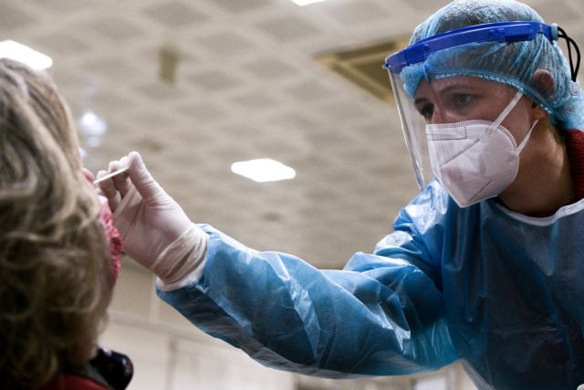 Κοροναϊός: Αισθητή μείωση θανάτων (62), χαμηλότερα και τα κρούσματα (639)