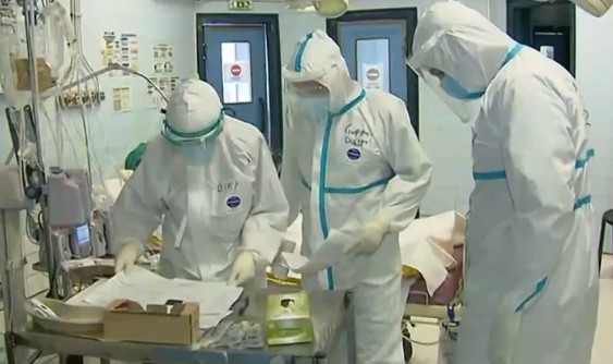 Η συγκλονιστική μαρτυρία ενός ζευγαριού που έδωσε μάχη με την πανδημία και κέρδισε