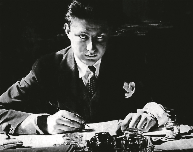 «Ο κόσμος του δεν είναι μάζα»