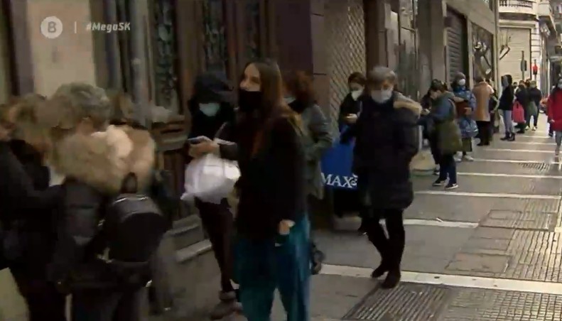 Λιανεμπόριο : Oυρές έξω από τα καταστήματα στη Θεσσαλονίκη