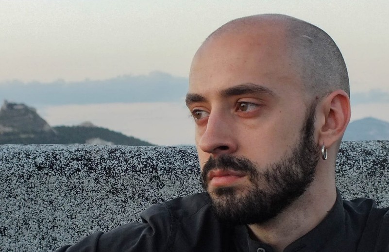 Ο ηθοποιός Ερρίκος Μηλιάρης κατηγορεί σκηνοθέτη για σεξουαλική παρενόχληση