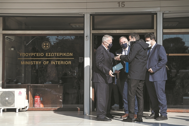 Μπαίνουν «Αδιάφθοροι» στο Δημόσιο