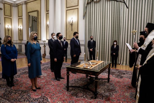 Ορκίστηκε η δεύτερη ομάδα των νέων υπουργών