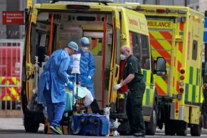 Κοροναϊός : Πόσο μεταδοτική είναι η νέα μετάλλαξη του ιού