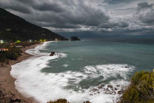 Καιρός : Καταιγίδες, χαλάζι και ισχυροί νοτιάδες – Ποιες περιοχές θα επηρεαστούν