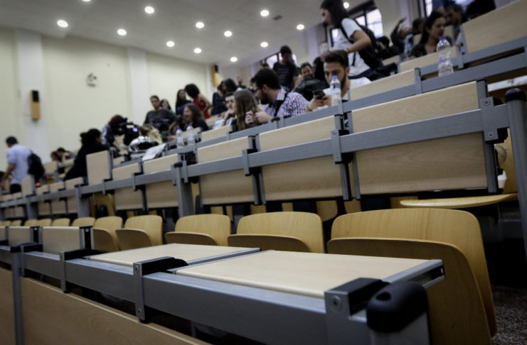 «Πράσινο φως» στη μετακίνηση των φοιτητών για να ξενοικιάσουν