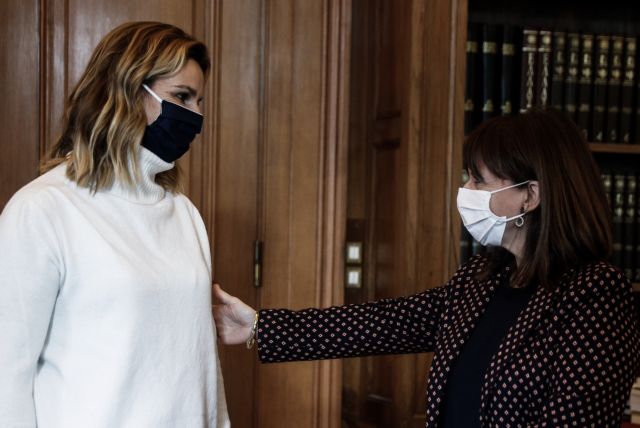Στο Προεδρικό η Μπεκατώρου μετά από πρόσκληση της Σακελλαρόπουλου