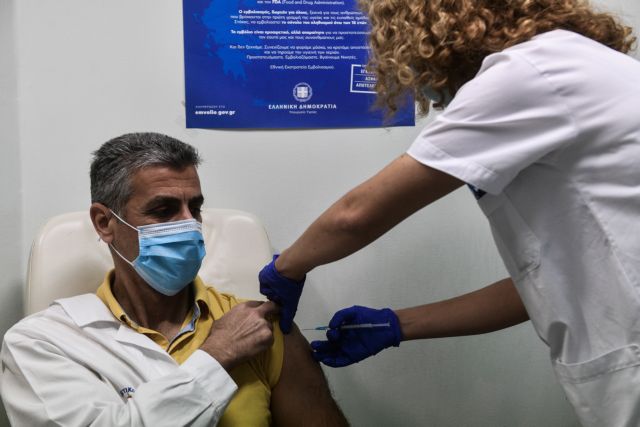 Ταραντίλης : O εμβολιασμός προχωρά με μεθοδικότητα, ασφάλεια και διαφάνεια - Στόχος να εμβολιαστεί το 70% του πληθυσμού ως τον Ιούνιο | tanea.gr