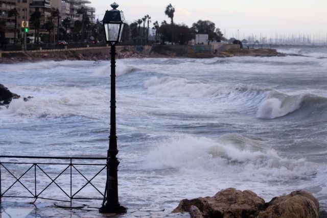 Χειμωνιάτικο σκηνικό την Τρίτη: Σε ποιες περιοχές θα έχει χιόνια και καταιγίδες