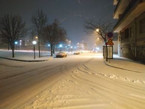 Κακοκαιρία Λέανδρος : Κλειστοί δρόμοι και σχολεία στη χιονισμένη Βόρεια Ελλάδα