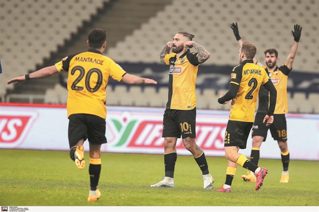 4 στα 4 και συνεχίζει