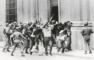 «Αυτόπτης μάρτυρας σε πραξικόπημα» – Εκείνοι που έζησαν ταραγμένες στιγμές της Ιστορίας