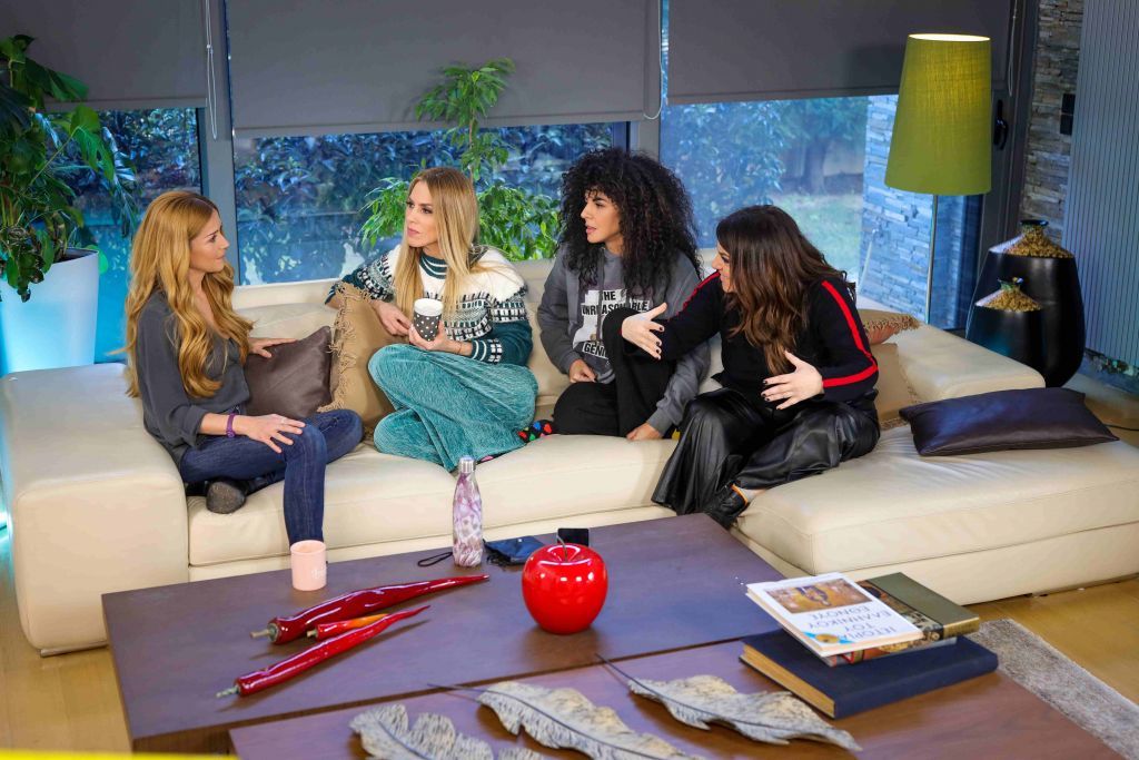 Οι Roomies του MEGA υποδέχονται την Ιωάννα Παππά και τον Κώστα Καραφώτη