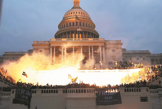 Στην εποχή της υπερπόλωσης