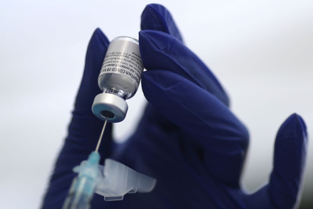 Εμβόλιο Pfizer/BioNtech : Δυνατή η λήψη μιας ακόμα δόσης ανά φιαλίδιο – Αυξάνονται κατά 20% οι διαθέσιμες