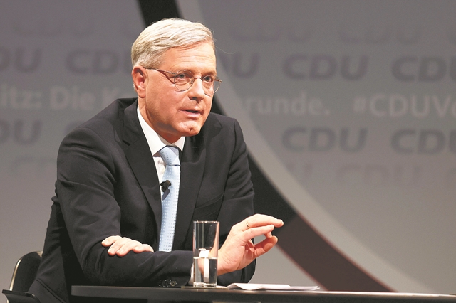 Το αουτσάιντερ που στριμώχτηκε ανάμεσα