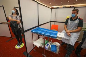 Άφαντοι οι εθελοντές για δοκιμές νέων εμβολίων