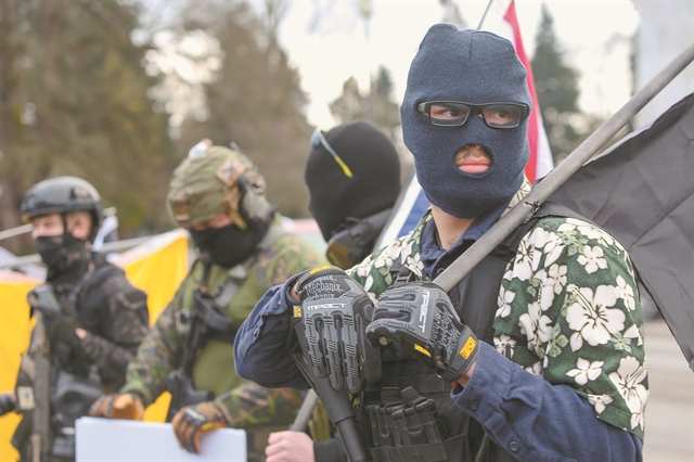 Χαβανέζικα πουκάμισα και όνειρα γεμάτα αίμα