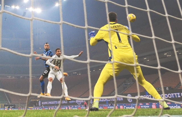 Ο δημιουργός που γίνεται… δήμιος