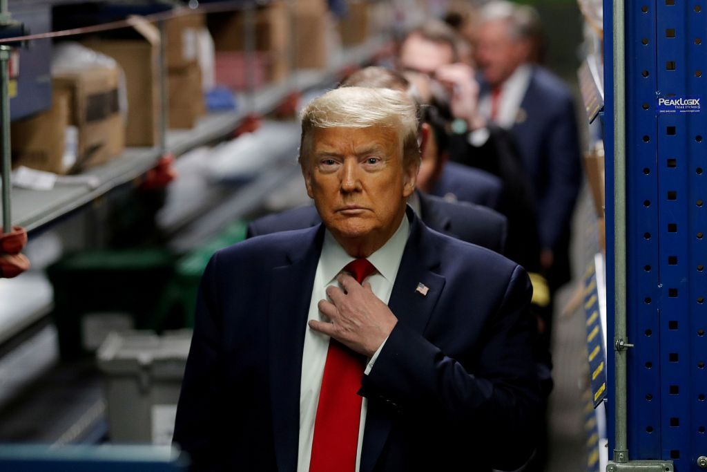 Ντόναλντ Τραμπ : Πουλά προεδρικές χάρες στη μαύρη αγορά – Τα υψηλά ποσά και οι μυστικές συζητήσεις