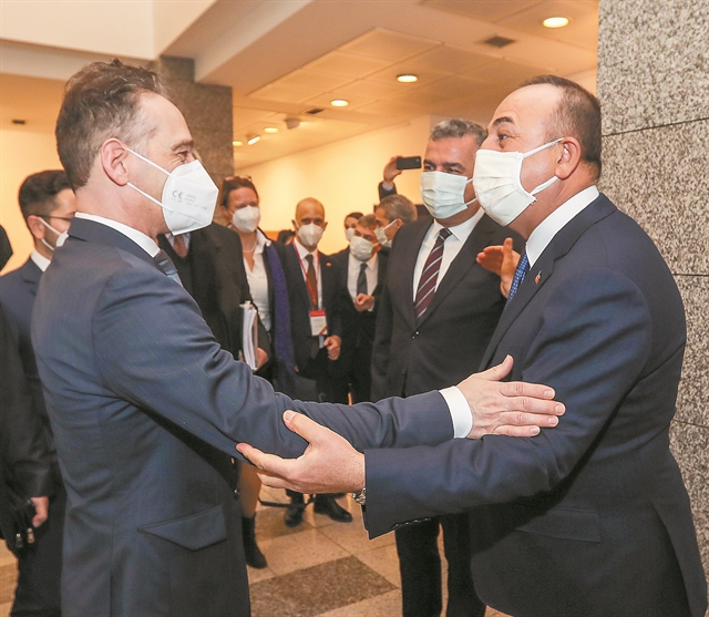 Προκλητικός Τσαβούσογλου λίγο πριν από τον διάλογο