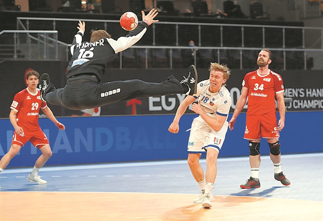 Τρία νέα στόπερ