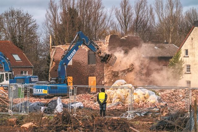 «Ολα καταστράφηκαν για τον άνθρακα»
