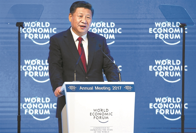 «Μαστίγιο και καρότο» από τον Σι Τζινπίνγκ στο Φόρουμ του Νταβός