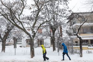 Καιρός : Χιόνια και δριμύ ψύχος και τη Δευτέρα – Σε ποιες περιοχές θα είναι έντονα τα φαινόμενα