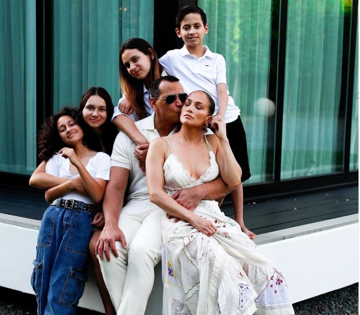 Άλεξ Ροντρίγκεζ : Μιλά για την πολύπλοκη οικογένειά του με την Τζένιφερ Λόπεζ