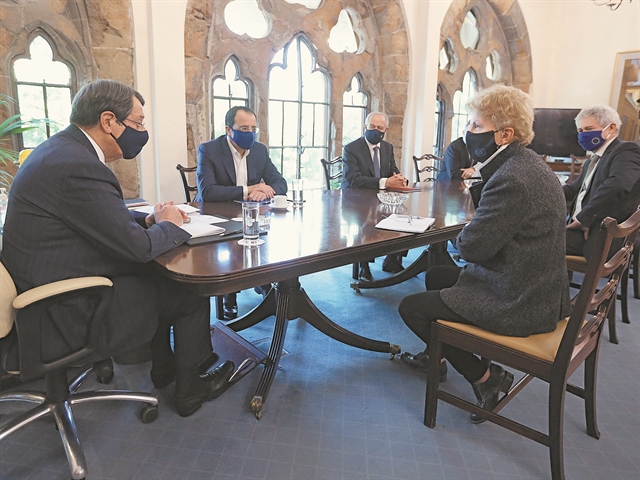 Στην κόψη του ξυραφιού το Κυπριακό