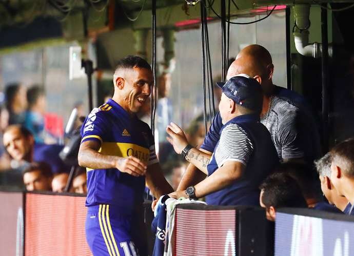 Τέβες : Ανατριχιάζω όταν θυμάμαι την τελευταία συνομιλία μου με τον Μαραντόνα