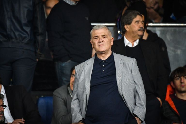 «Βράζει» ο λαός της ΑΕΚ με Μελισσανίδη : «Ο πρόεδρος της τριάρας, φτιάξε γήπεδο και φύγε» | tanea.gr