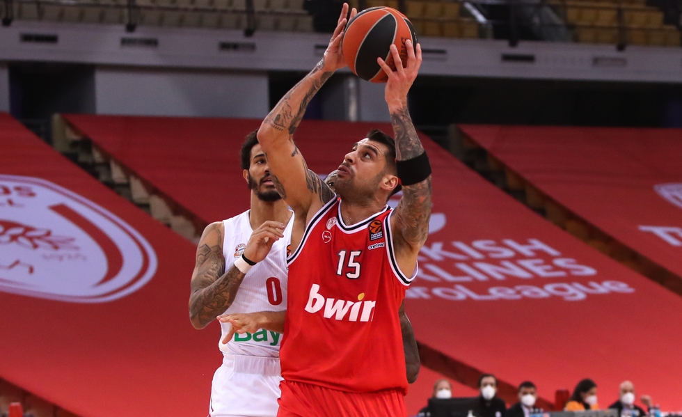 Παναθηναϊκός και Ολυμπιακός ρίχνονται στη μάχη της Euroleague