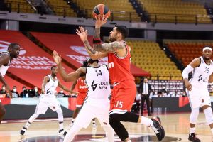 Ολυμπιακός : Ποιοι θα διαιτητεύσουν τον αγώνα με τη Βιλερμπάν