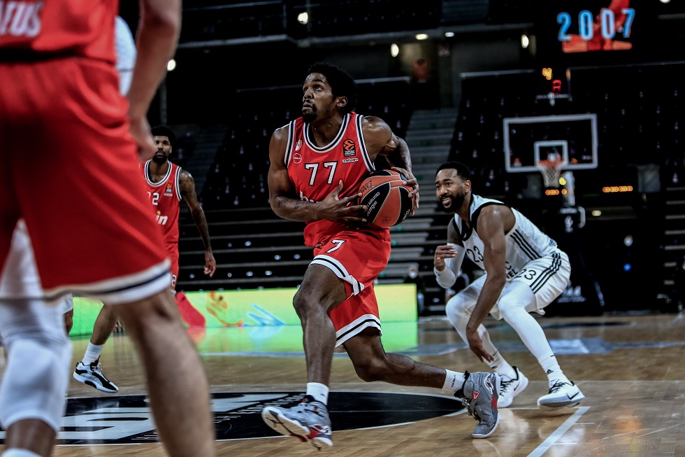 Βιλερμπάν – Ολυμπιακός 93-101: Νίκη «οξυγόνο»  με Σλούκα και ΜακΚίσικ