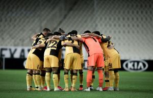 AEK : Μονόδρομος το τρίποντο και η καλή εμφάνιση στη Λαμία