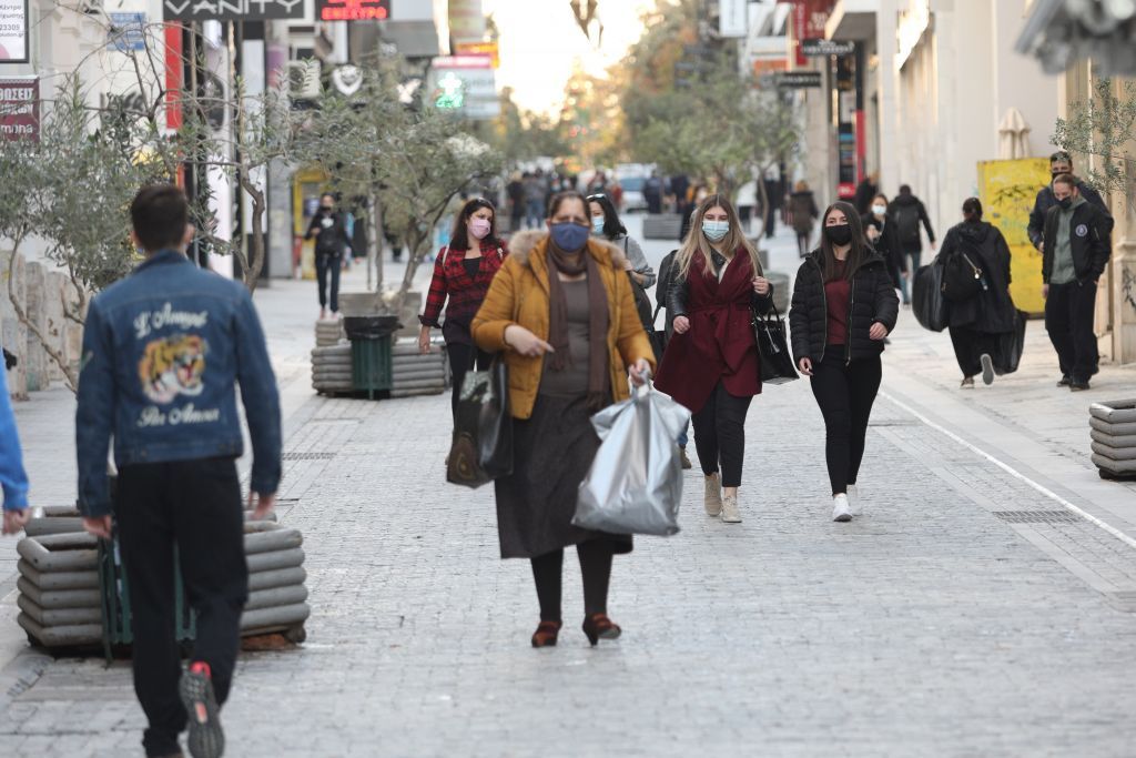 Κοροναϊός : Σε συναγερμό η χώρα αναμένοντας το «αποτύπωμα» των γιορτών – Ανησυχία για την Αττική