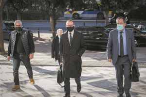 Τριπλή έρευνα σε πολιτικό και δικαστικό επίπεδο