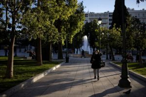 Κοροναϊός : Στη δίνη της πανδημίας η Αττική – Τι τρομάζει τους ειδικούς