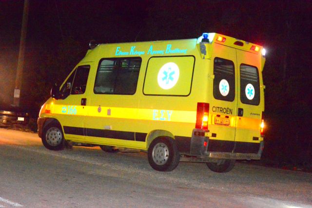 Νεκρός και 10 τραυματίες ύστερα από ανατροπή οχήματος με μετανάστες στην Κοζάνη