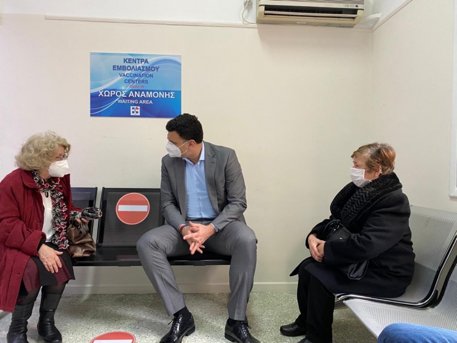 Κικίλιας: Οι εμβολιασμοί γίνονται οργανωμένα, δομημένα και με σεβασμό στον πολίτη