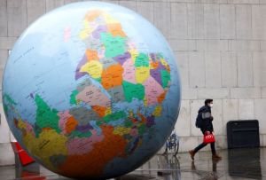 Οι κερδισμένοι της διπλωματίας των εμβολίων και ο νέος υγειονομικός δρόμος του μεταξιού