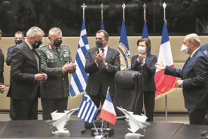 Επιμένουν οι Γάλλοι για τις φρεγάτες