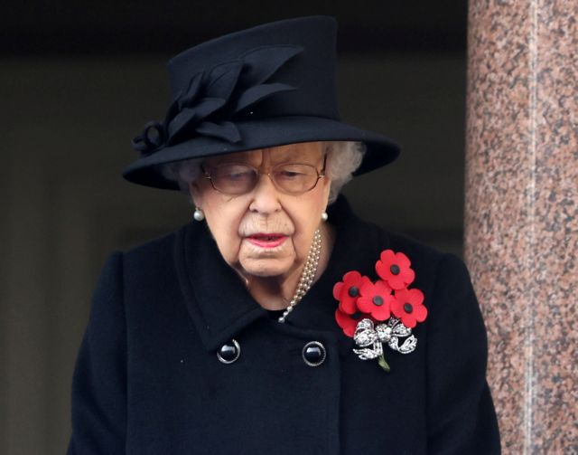 Η βασίλισσα Ελισάβετ εμβολιάστηκε μαζί με τον Φίλιππο