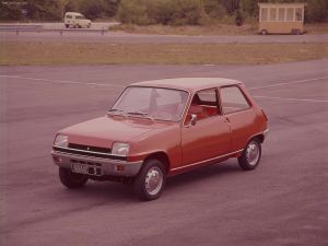 Επιστρέφουν τα Renault 4L – γνωστό ως Κατρέλ – και Renault 5